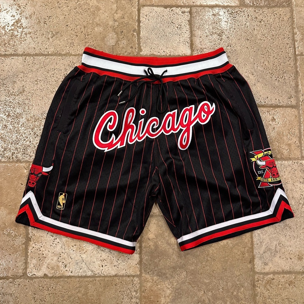 Just Don Mitchell & Ness NBA Chicago Bulls 10th Anni Shorts